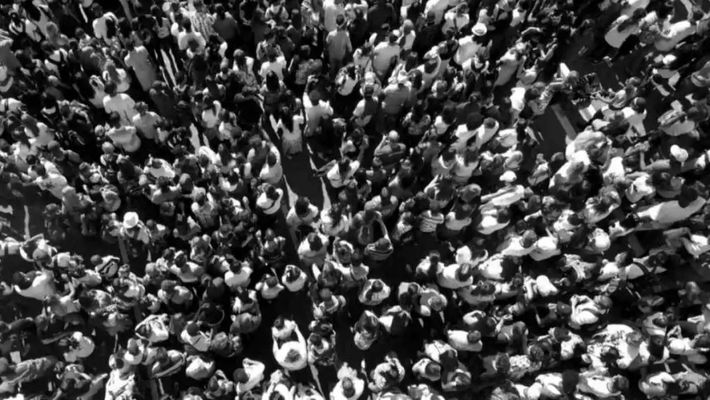 Avam 5 1 crowd