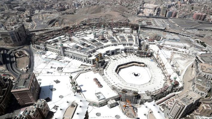Kabe'nin İbadete Kapatılması 1 kabe 1